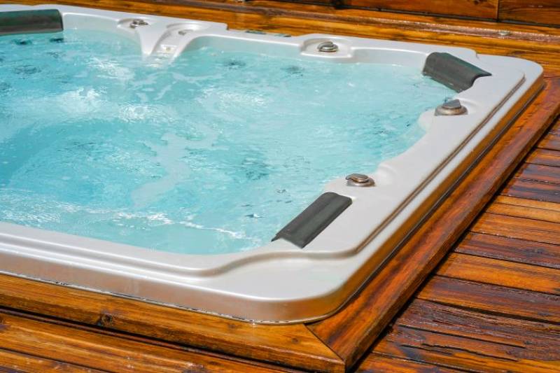 What is the life expectancy of a hot tub?