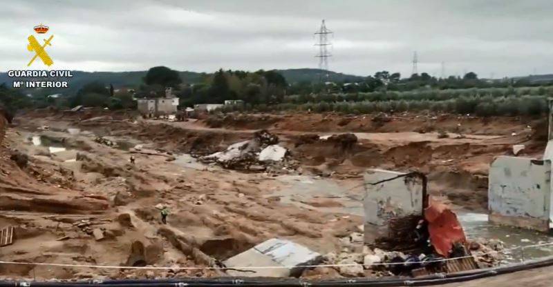 Fears of epidemic loom as floodwater recedes in Spain