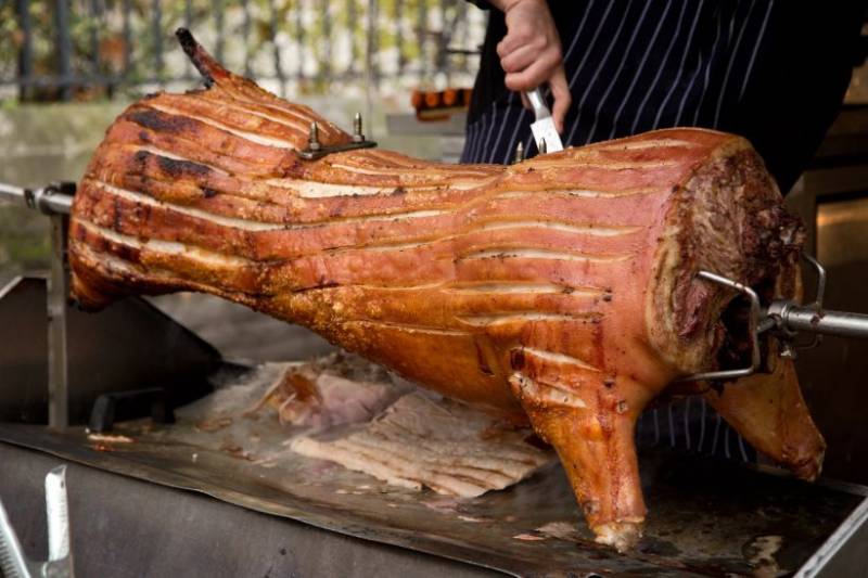 Catering an event in Murcia or Alicante with a hog roast and pulled pork